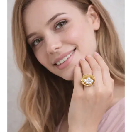 Кольцо в виде ракушки с жемчугом бижутерия. TOUCHÉ