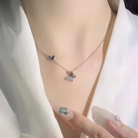 Колье в подарочной коробочке на цепочке с подвеской бабочка. WASABI Jewell