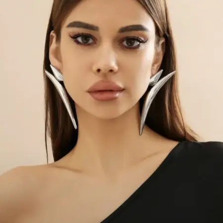 Длинные изогнутые серьги-капли. Товары для семьи