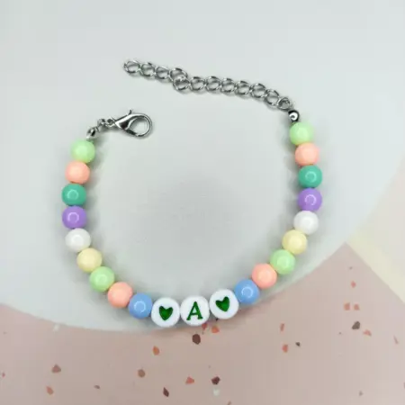 Браслет с буквой А. Мастерская браслетов