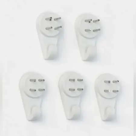 Удобное крепление для картин в белом цвете. Светотехник