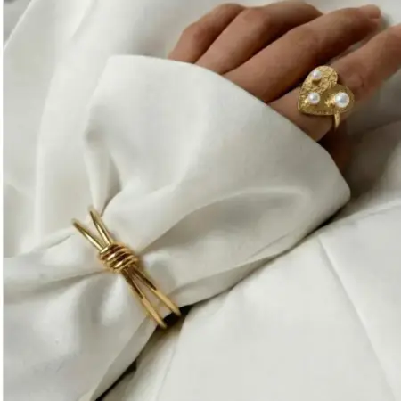 Браслет на руку бижутерия под золото. TOUCHÉ