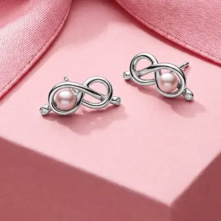 Серьги Узел Бесконечности с жемчугом. Официальный магазин Pandora Live