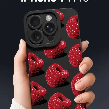 Чехол на iPhone 14 Pro с малиной. SCDesign