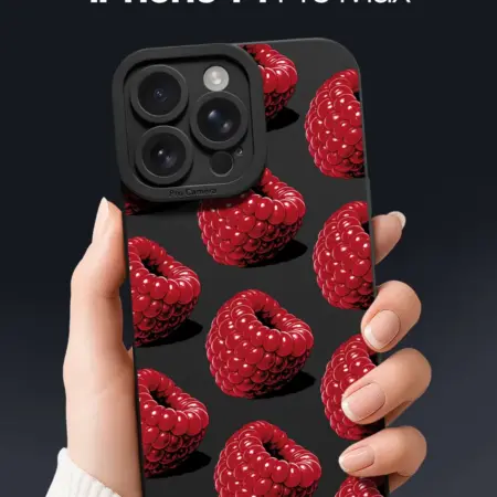 Чехол на iPhone 14 Pro Max с малиной. SCDesign