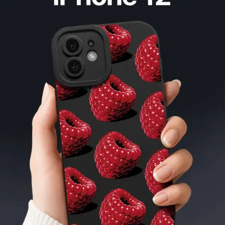 Чехол на iPhone 12 с малиной. SCDesign