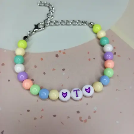 Детский браслет с буквой Т. Мастерская браслетов