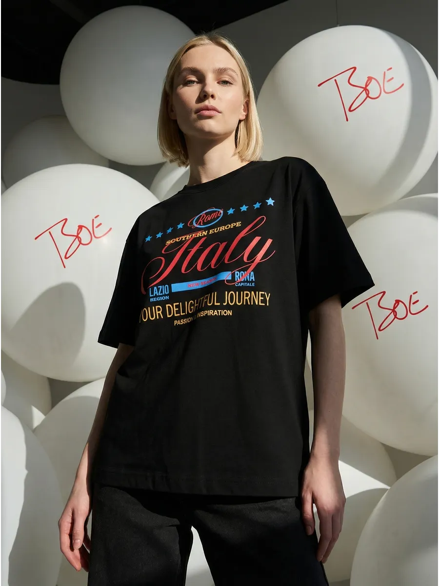 Футболка оверсайз с надписью. ТВОЕ