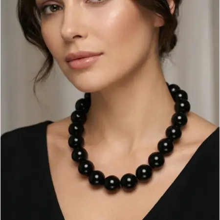 Бусы черные крупные. Glamia