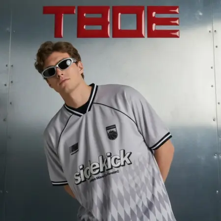 Футболка спортивная с надписью. ТВОЕ