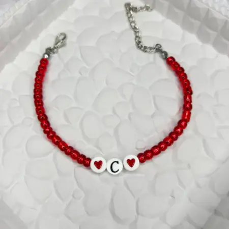 Браслет из бисера с буквой С. Мастерская браслетов