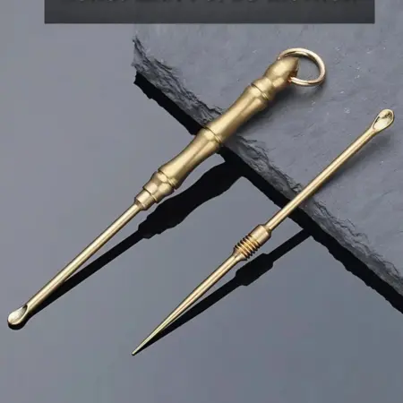 Брелок латунный копоушка для чистки ушей с зубочисткой. 3SS