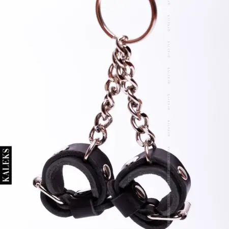 Брелок наручники из черной кожи на ключи и сумку. KALEKS