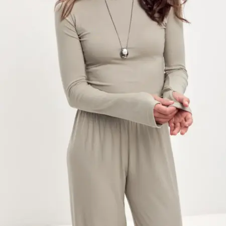 Костюм с лонгсливом skims и брюками домашний вискозный. KINNY