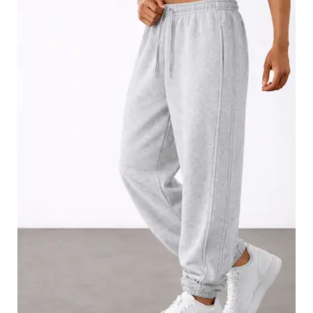 Спортивные штаны без начеса весна светло серые. JOGGBERRY