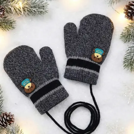 Варежки утепленные с начесом на веревочке для малышей. Детская одежда и Аксессуары