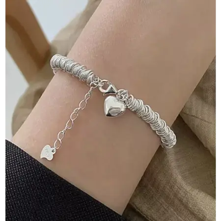 бижутерия браслет на руку с сердечком. VENES