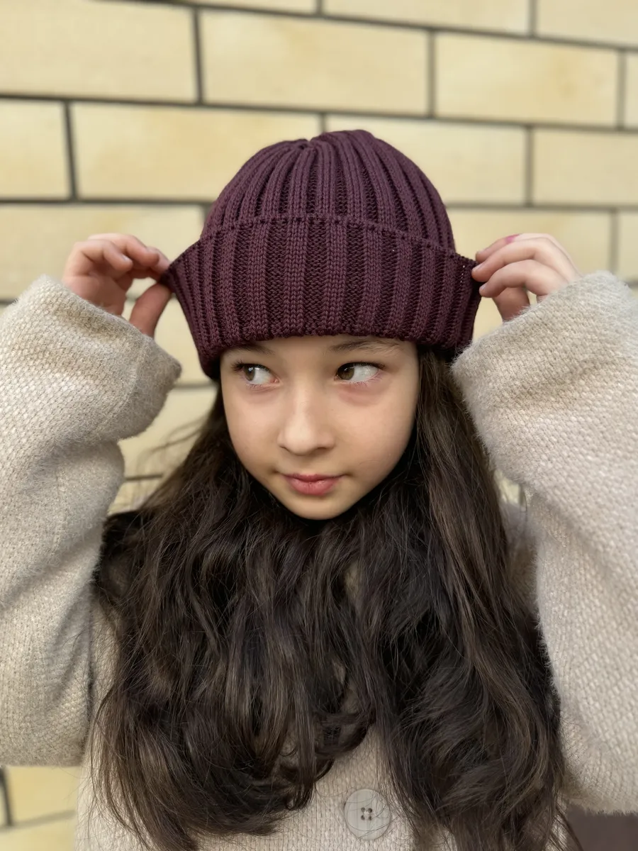 Шапка вязаная короткая лапша с отворотом детская. Mali Brand