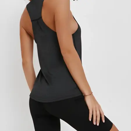 Спортивная майка для фитнеса. Manufacturer Garments Inc.