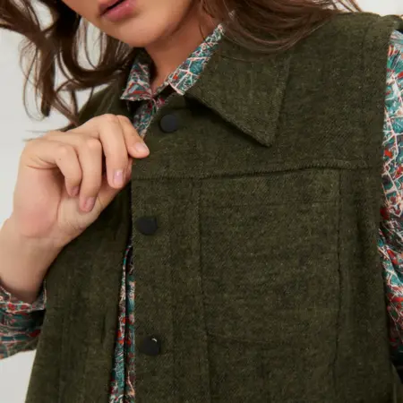 Жилетка костюмная укороченная. HOROSHA одежда