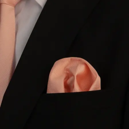 Платок паше NEON в нагрудный карман пиджака. Малина