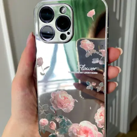 Зеркальный чехол на iPhone 16 PRO. Banana!