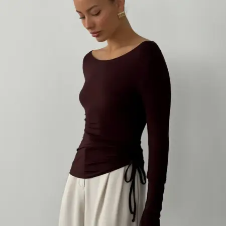 Лонгслив со сборкой асимметричный. CHARM FOR LIFE