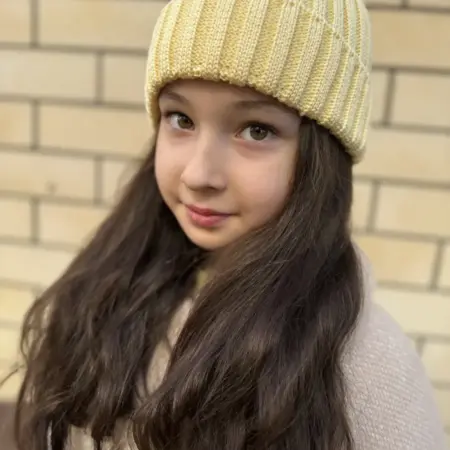 Шапка вязаная короткая лапша с отворотом детская. Mali Brand