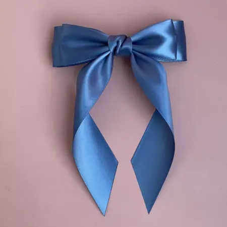 Атласный бант на заколке для волос. DARAS