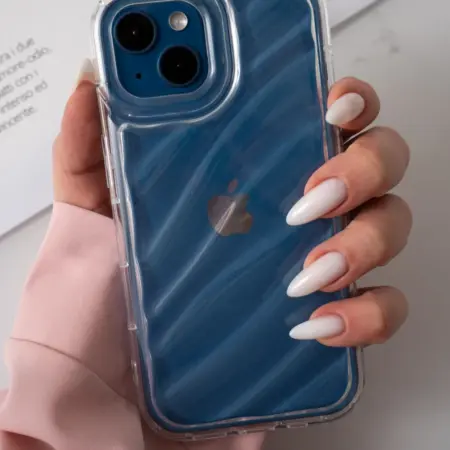 Чехол на iPhone 15 с защитой камеры. vipsales.ru