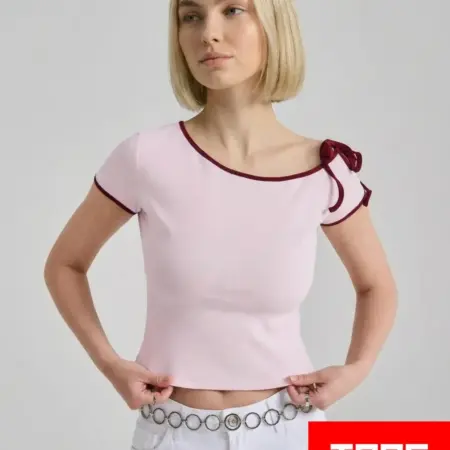 Футболка укороченная с завязками на плече. ТВОЕ