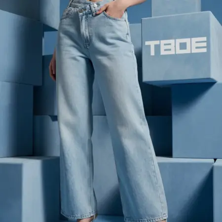 Джинсы широкие с асимметричной застежкой. ТВОЕ
