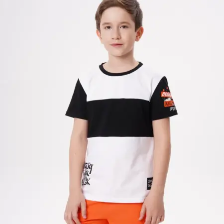 Футболка для мальчика белая с принтом. KARI