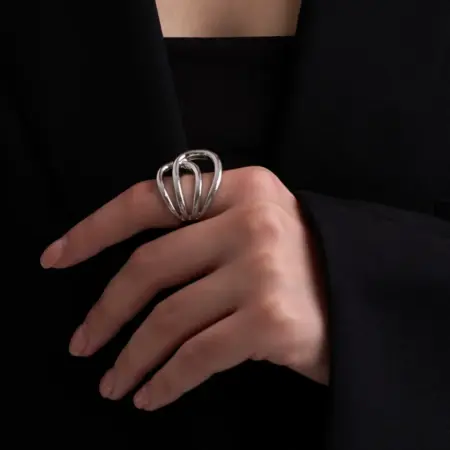Кольцо безразмерное крупное под серебро бижутерия. TOUCHÉ