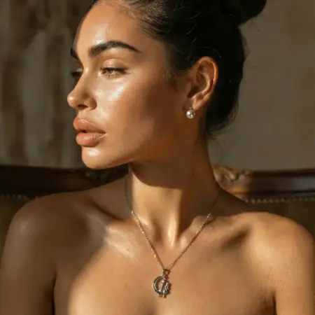 Цепочка на шею с подвеской под серебро месяц. TOUCHÉ