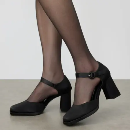 Туфли на каблуке с ремешком. STARRIER