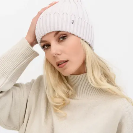 Женская вязаная шапка. SENSE