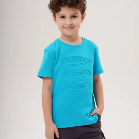 Футболка для мальчика однотонная с принтом. KARI