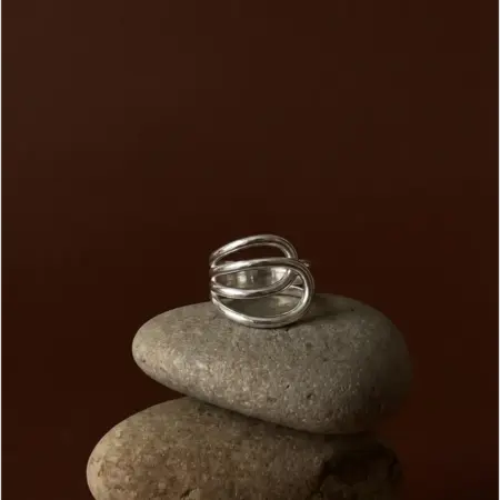 Кольцо безразмерное крупное под серебро бижутерия. TOUCHÉ