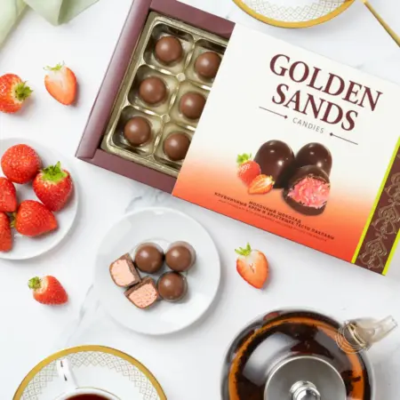 Конфеты шоколадные в подарочной коробке с клубничной пастой. Бехруз