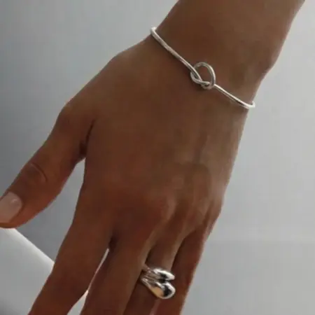 Браслет узел на руку бижутерия под серебро. TOUCHÉ