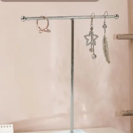 Подставка металлическая для маникюрных типс и украшений. Натуральные волосы и силиконовые накладки